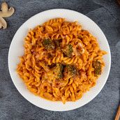 Pink Sauce With Broccoli And Mushroom Pasta