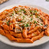 CHICKEN PINK PASTA