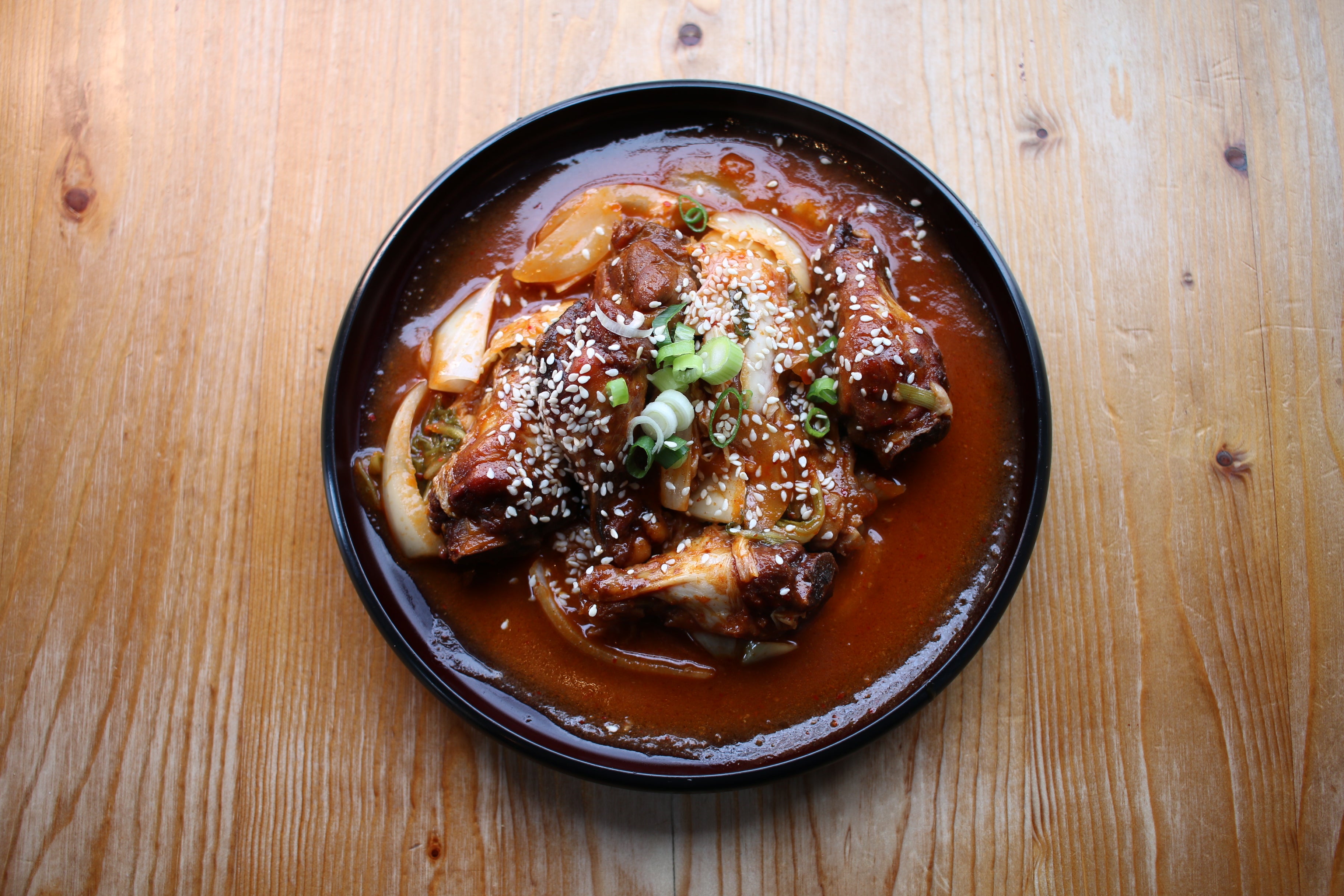 Spicy Kimchi Wings 辣汁燒鶏翅