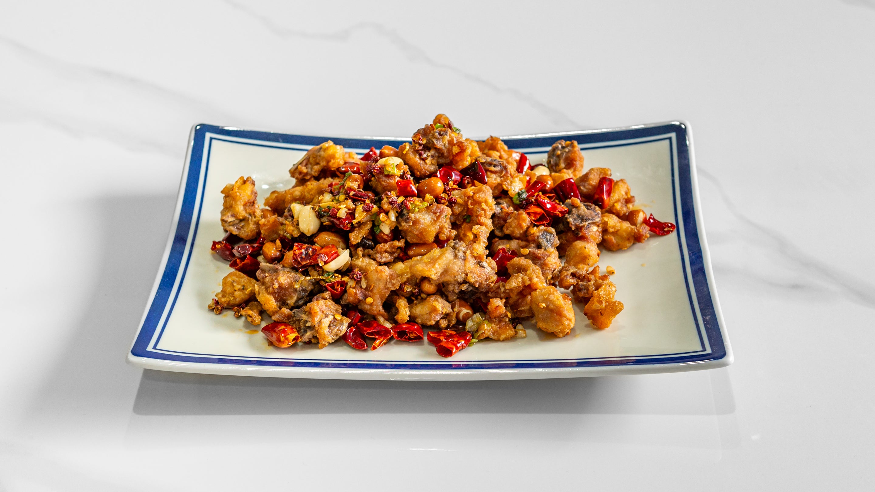 Crispy Tasty Pieced Chicken with Chillies 辣子鸡(with bones)