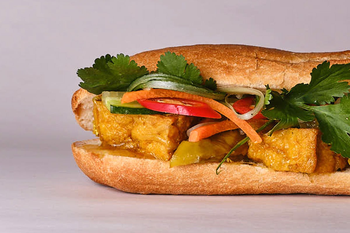 Stewed Aubergine Banh Mi (v)  ��