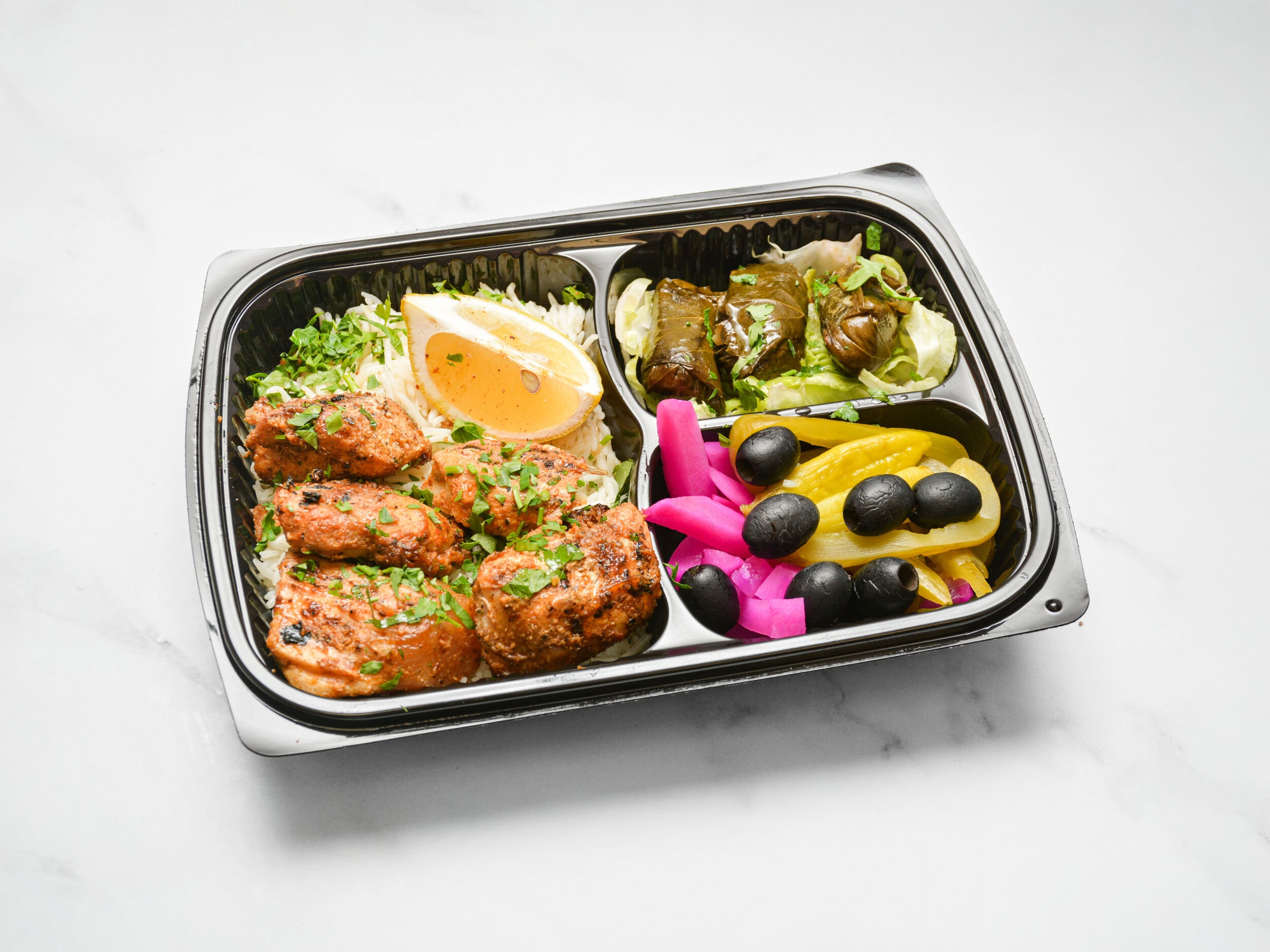 Kippatu Shish Tauok -chicken shish Box