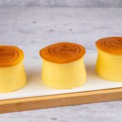 Mix Japanese Cheese Cake 3 Small Pieces