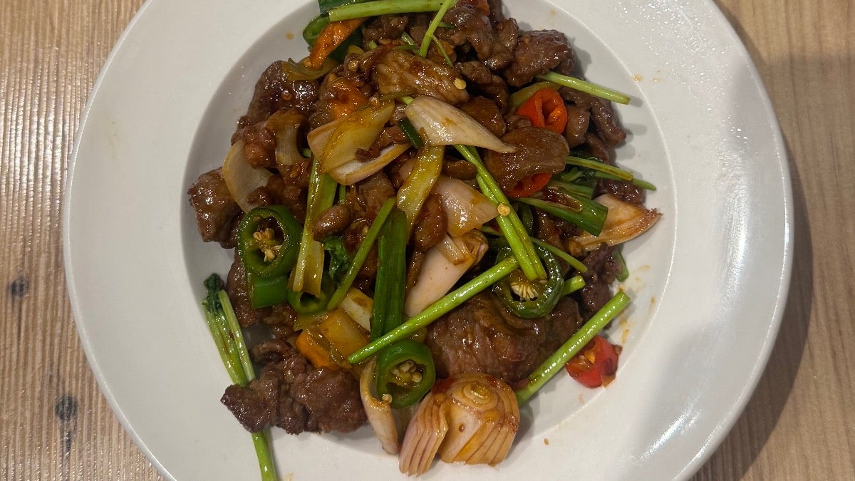 24 Stir-Fried Lamb 小炒羊肉