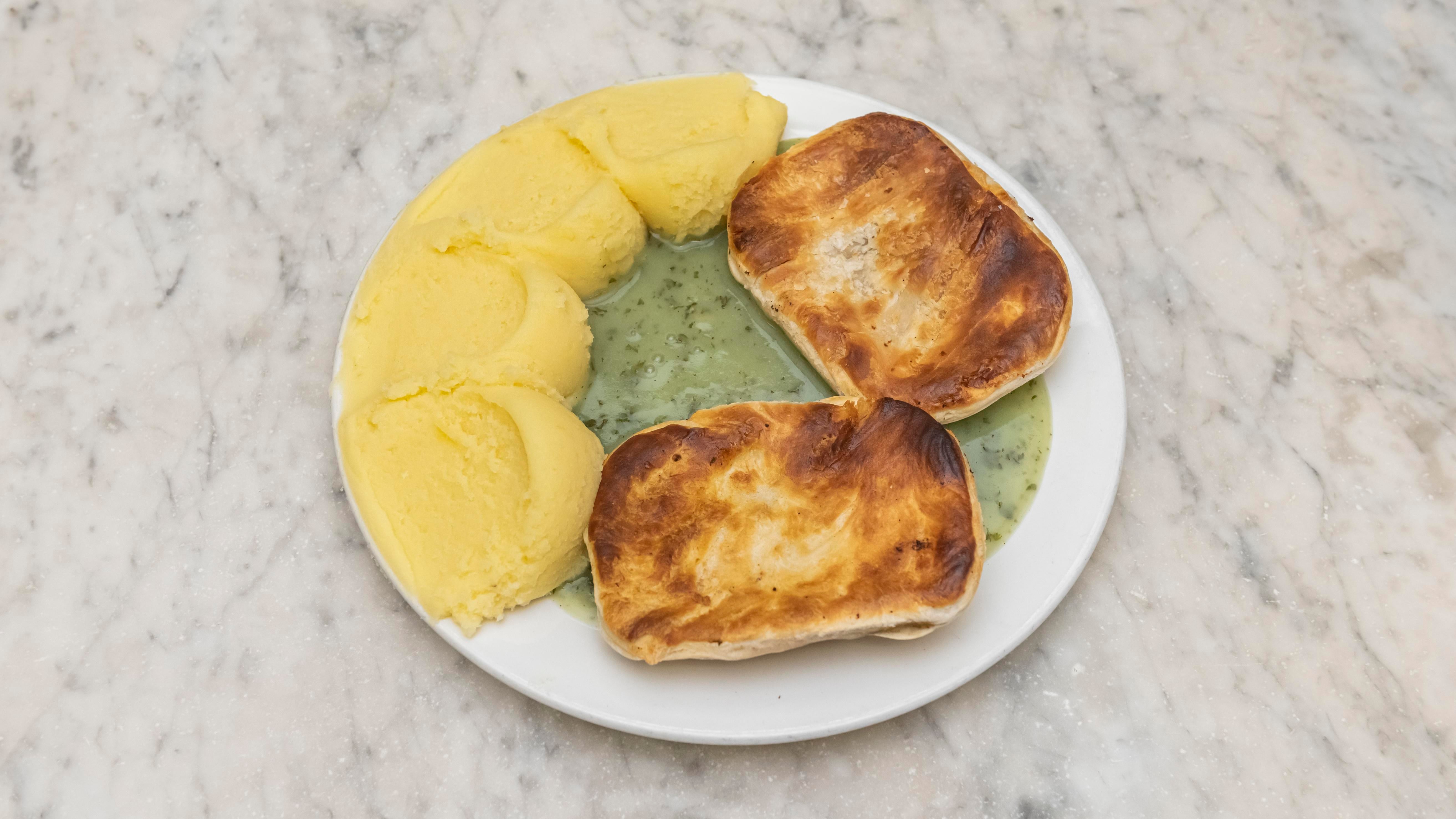 2 Pies &  2 Mash