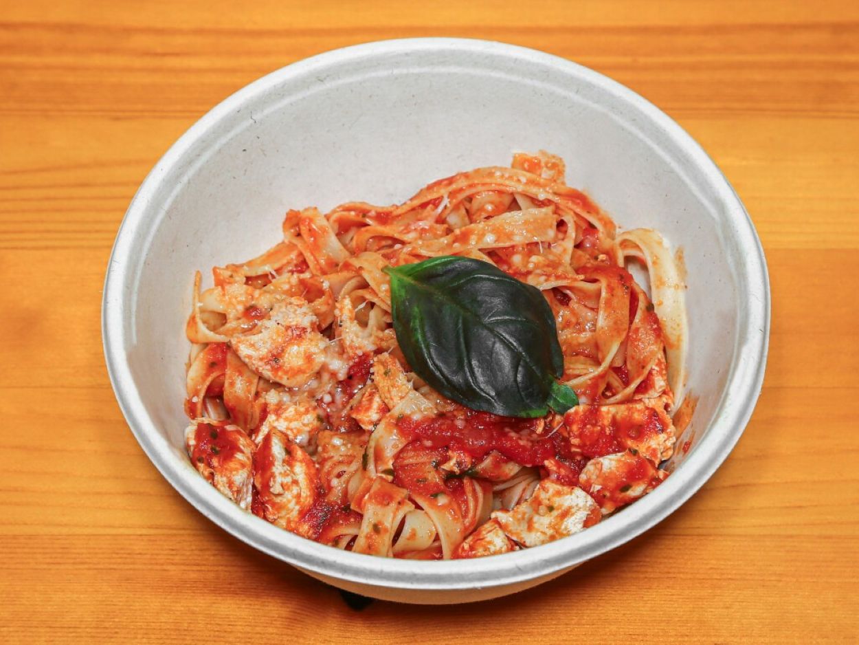 FRIENDS & FAMILY DEAL - ANY 2 PIZZAS or PASTAS + 2 POTATO FRIES + 2 DRINKS