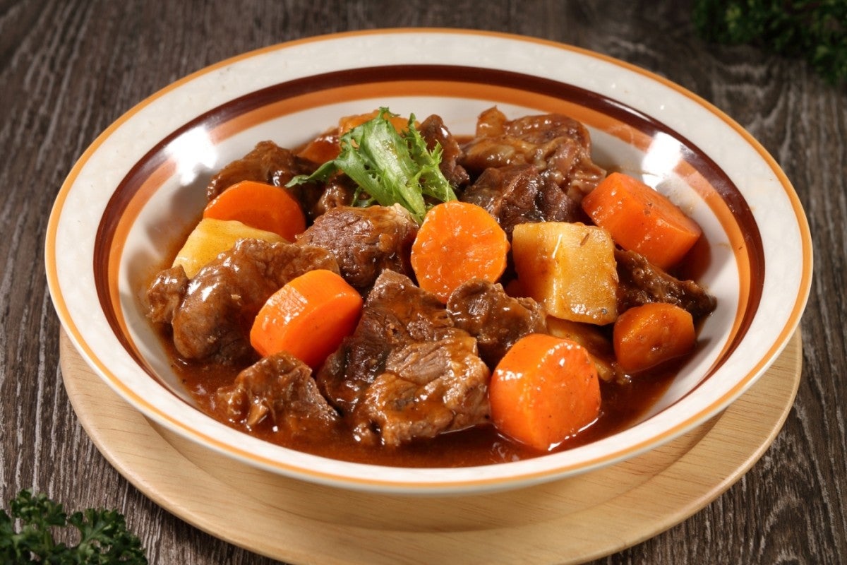 Braised Beef in Soy Sauce (Served with rice & Soy Braised Egg )紅燒牛肉飯