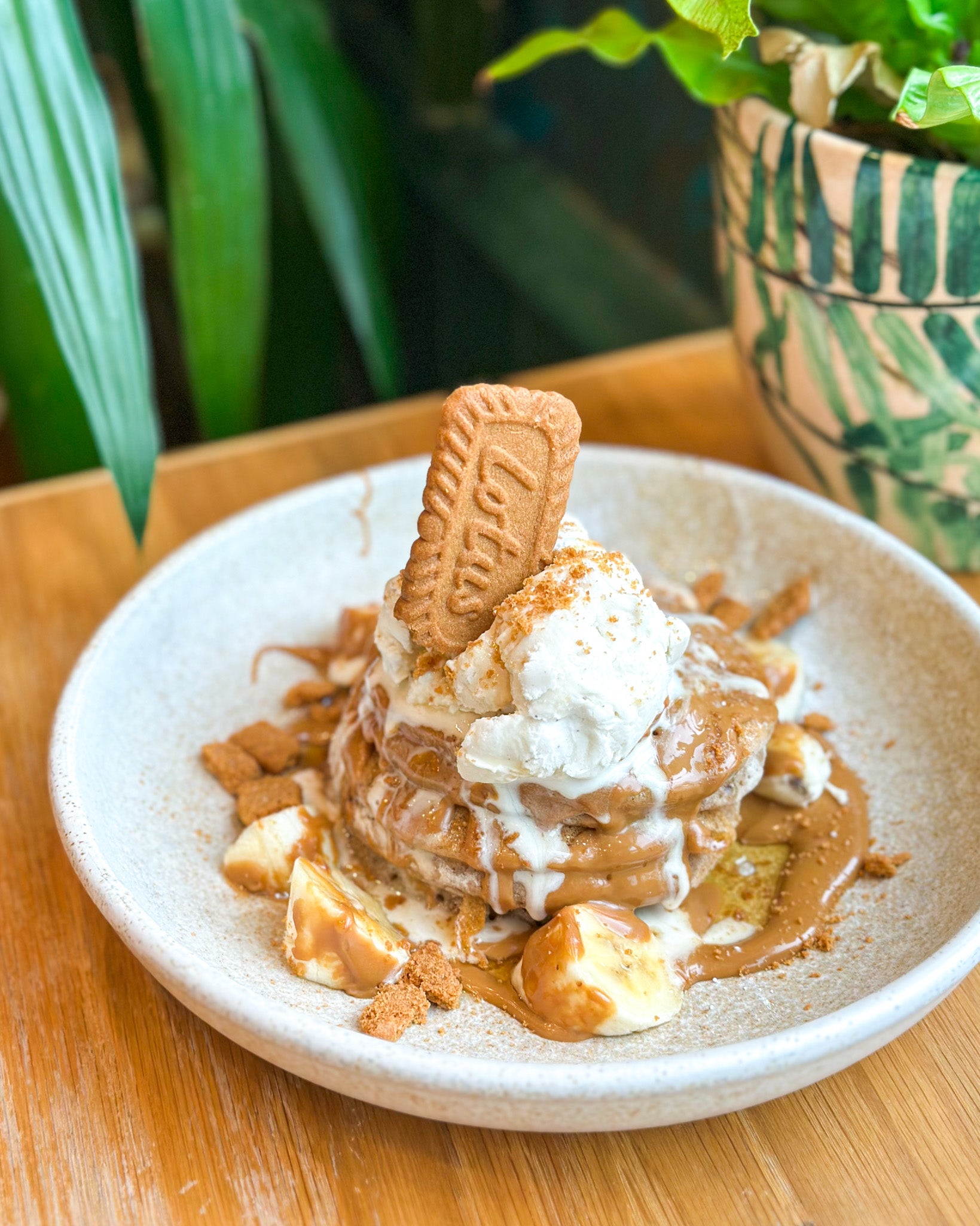 Banana Biscoff Pancakes
