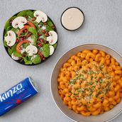 Macaroni Pasta with Fresh Rocca Salad and Drink