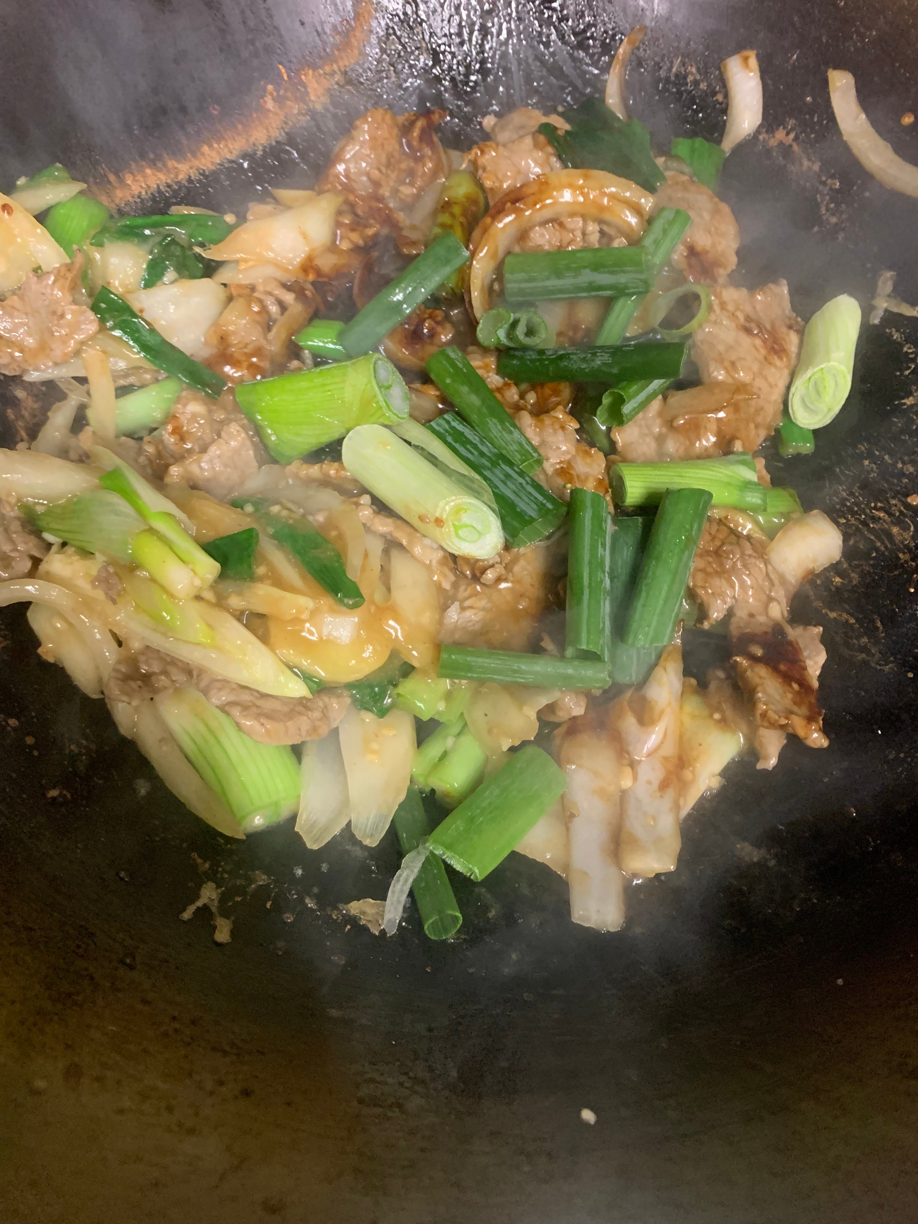 Stir Fried Beef with Ginger and Spring Onions (姜葱牛)