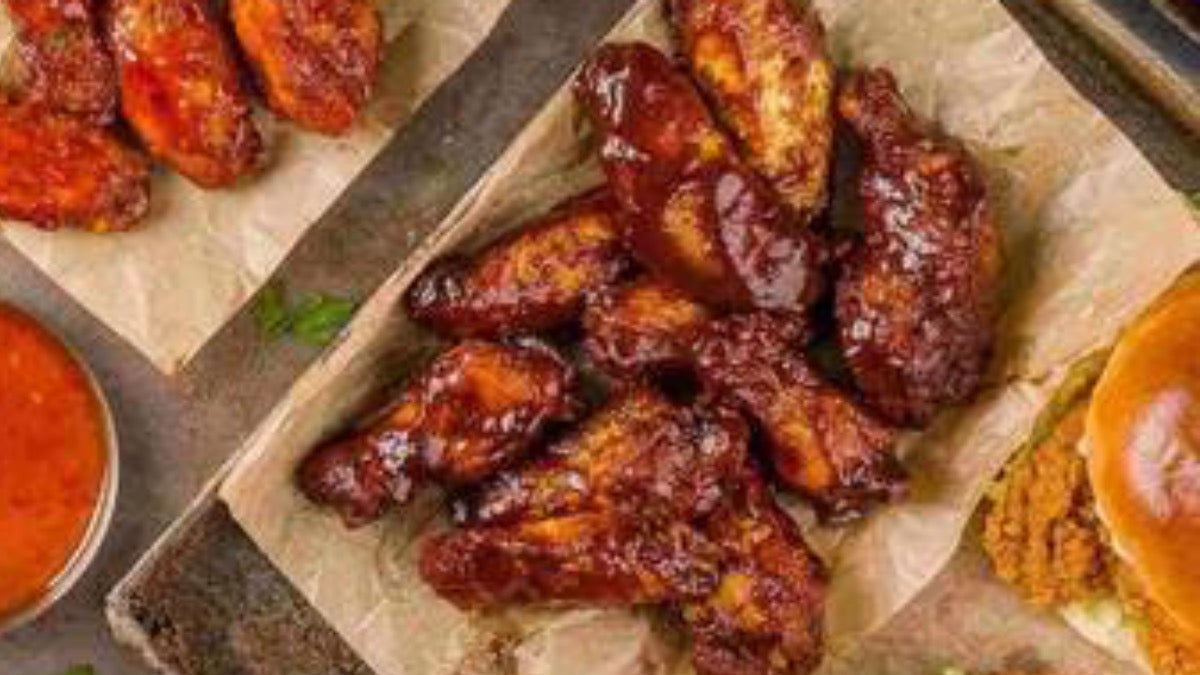 4 Wings BBQ or Spicy