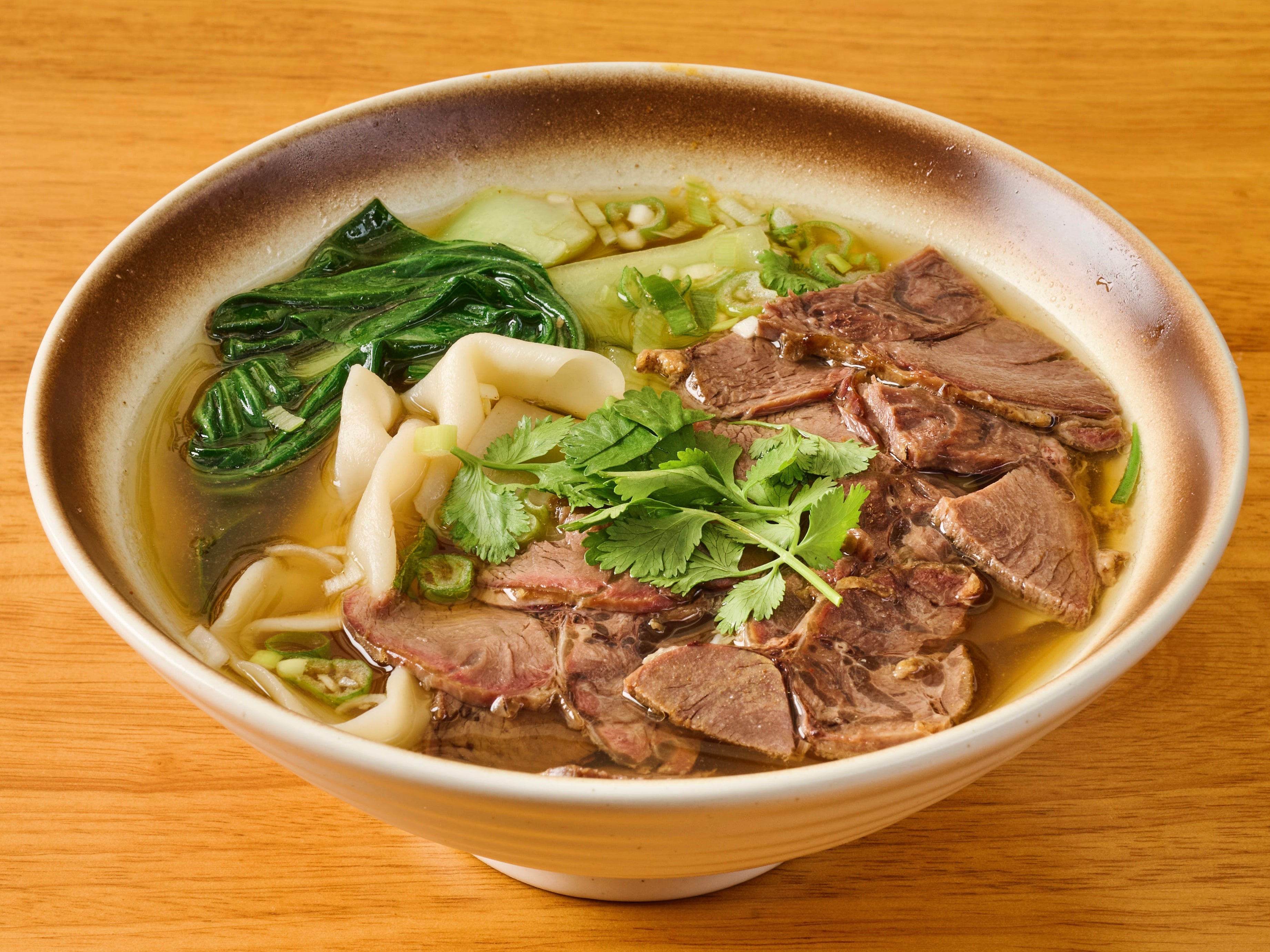 Classic Beef Broth Noodles 清汤牛肉面