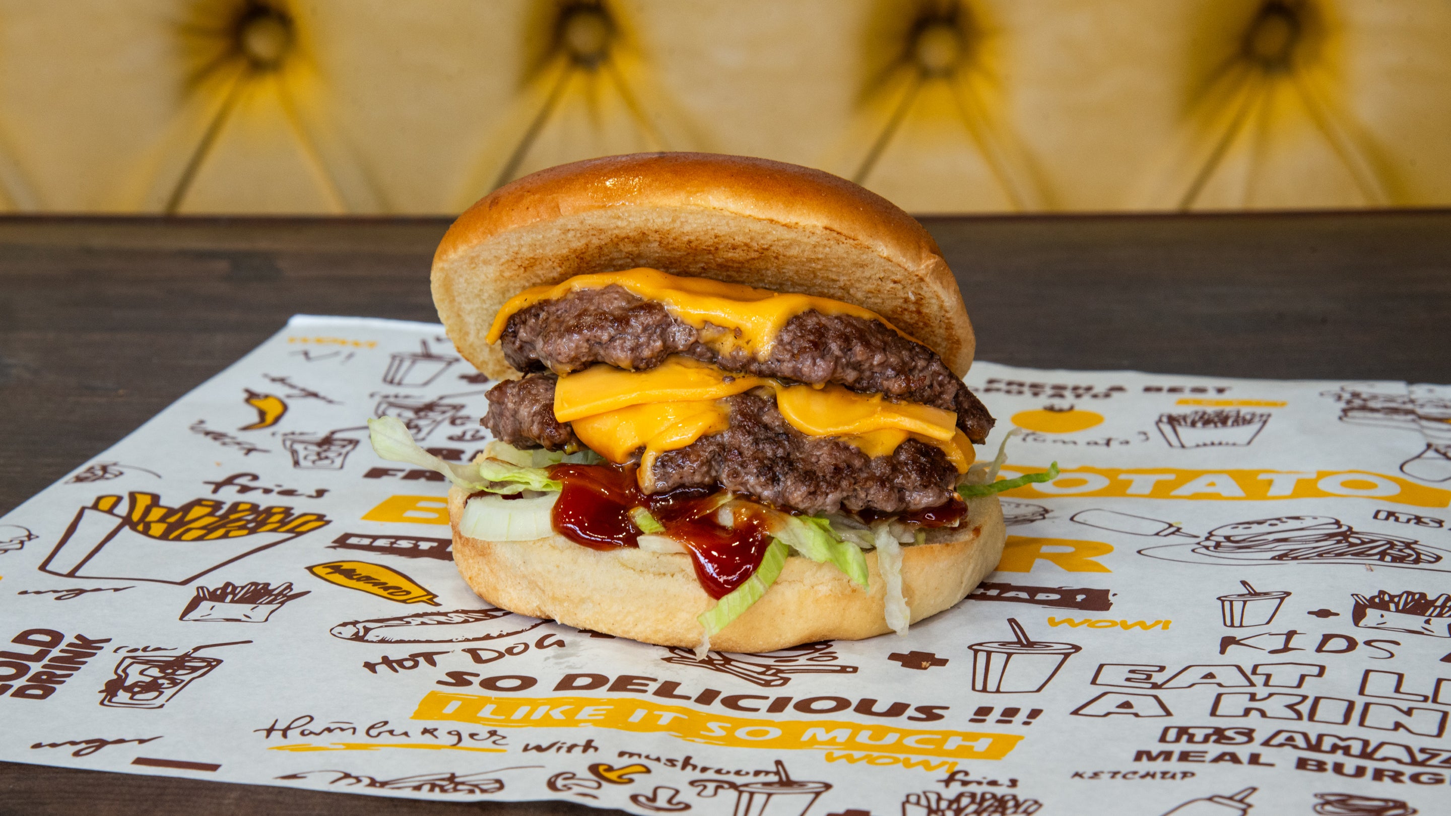 New Yorker double smash beef burger & chips & sauce