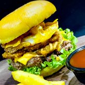 ULTIMATE BEEF BURGER