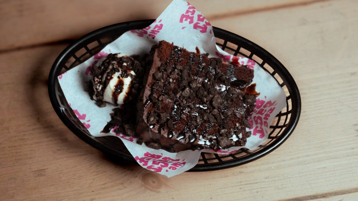 Chocolate Oreo Cake