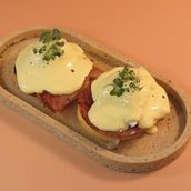 Classic Eggs Benny