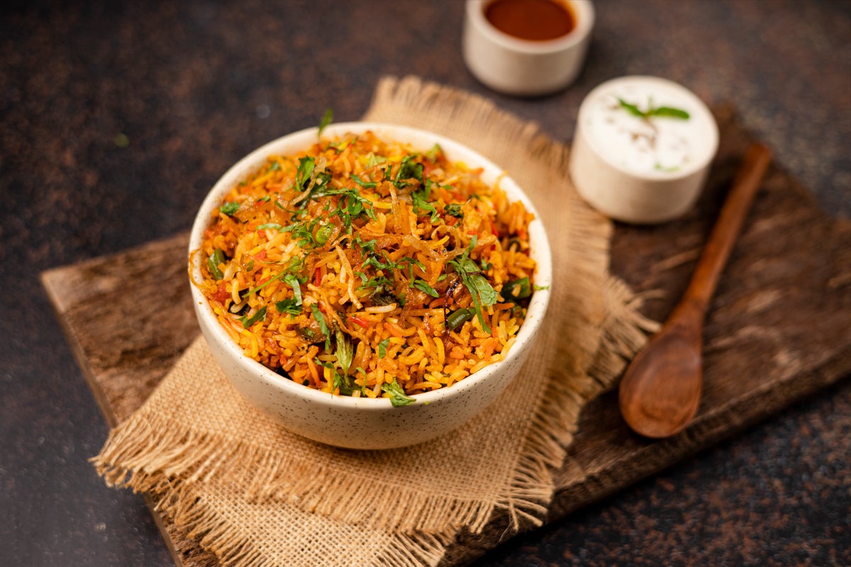 Hyderabad Dum Veg Biryani (V)