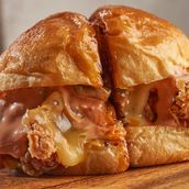 SLAW CHICKEN burger