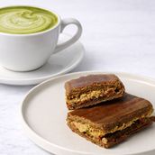 Matcha Latte & Spicy Tuna Sandwich 