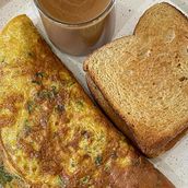1 Egg Bread Omelette + Fresh Milk Tea