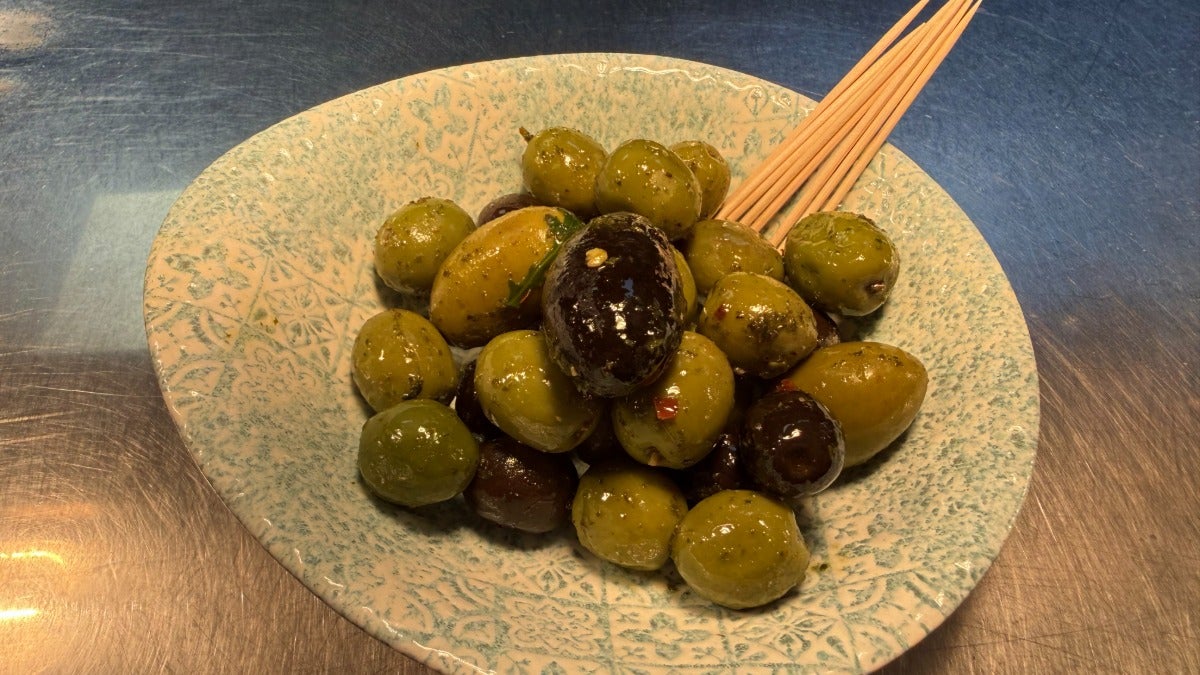 MARINATED OLIVES