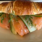 Croissant With Salmon (Круассан с лососем)