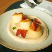 Cottage Cheese ‘Syrniki’, Sour Cream, Strawberry 