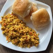 Egg Bhurji With 2 Butter Pav