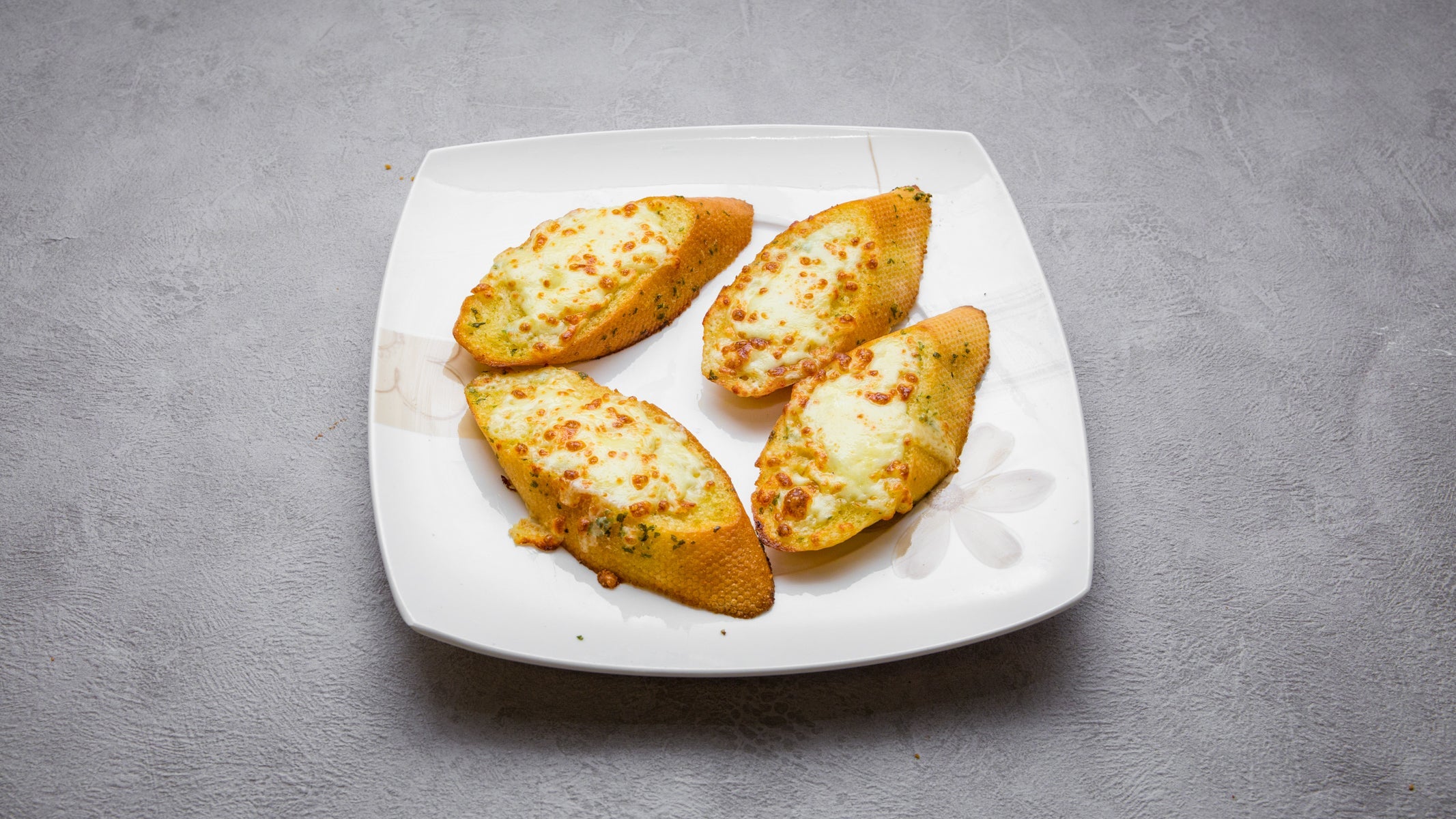 Garlic Bread with Cheese (v)