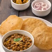 Poori Sabji 4 Pcs