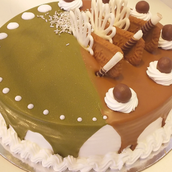 Pistachio And Lotus Cake