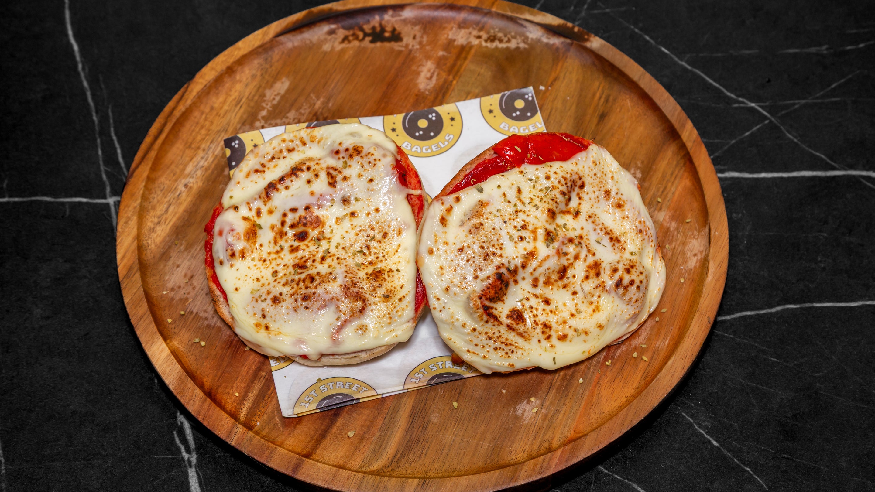 Pomadora Pizza Bagel