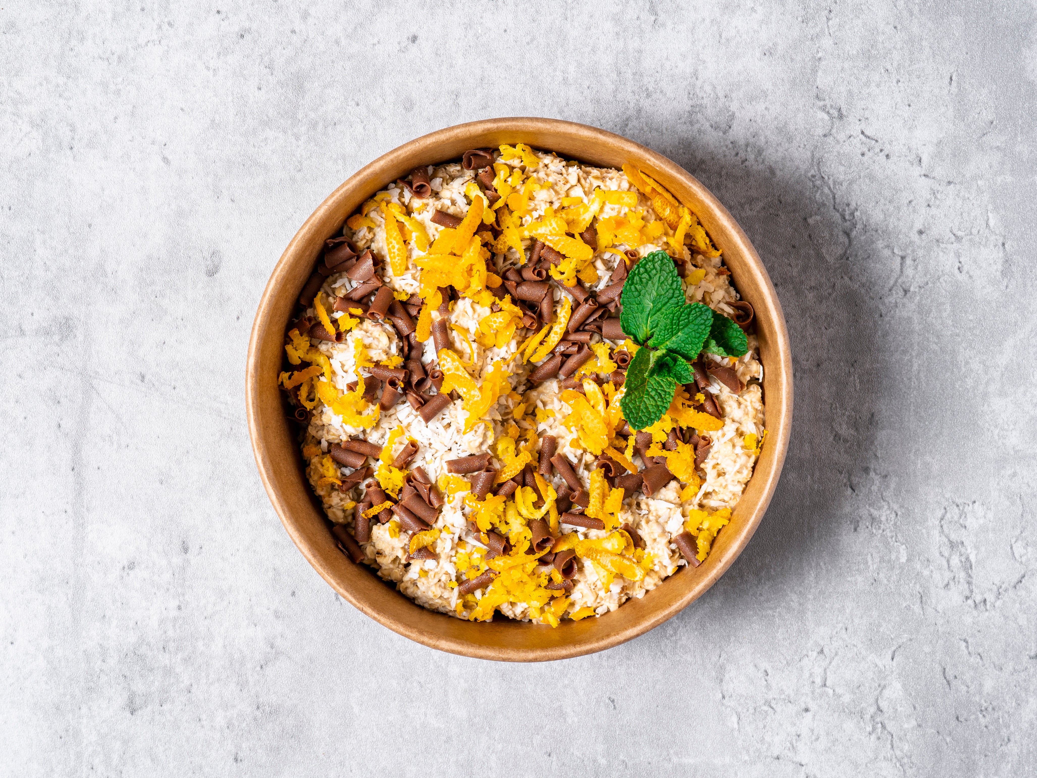 Overnight Gluten Free Oats with Orange Zest, Chocolate Curls & Desiccated Coconut 🥣🍊🍫