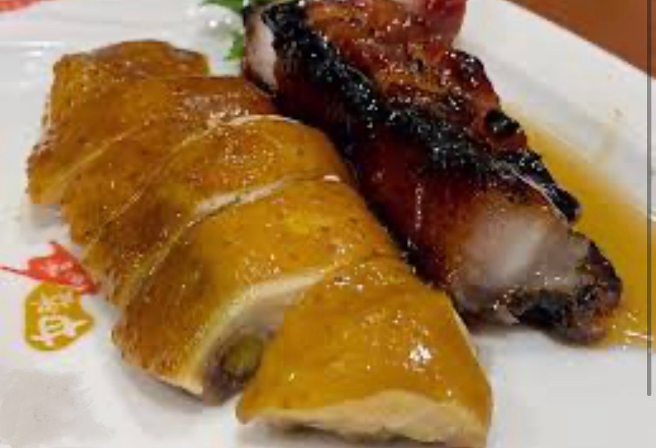 Double Roast Per Serving 双拼 Poached chicken on bone and Roast pork char siu. (白切鸡&叉烧)