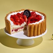 Strawberry Cake- 1.3kg