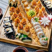 Deluxe Sushi Platter