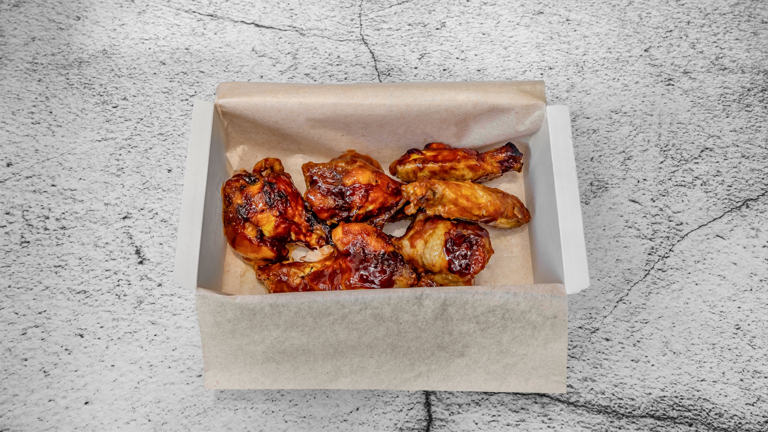 6 Wings BBQ or Spicy