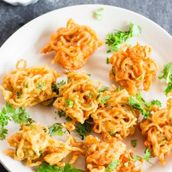 Aloo Pyaz Pakoda Maggi 