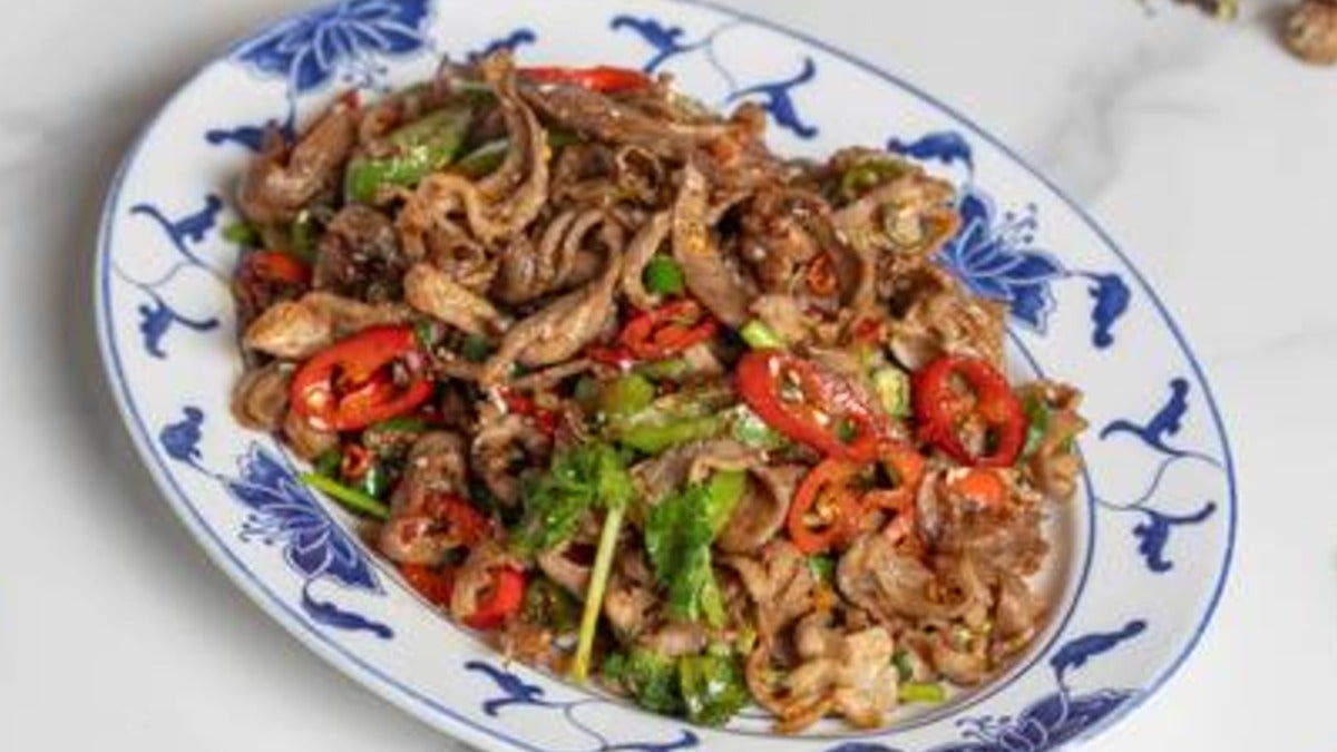 小炒肥羊 Stir Fried Lamb Sliced with Mixed Chilli