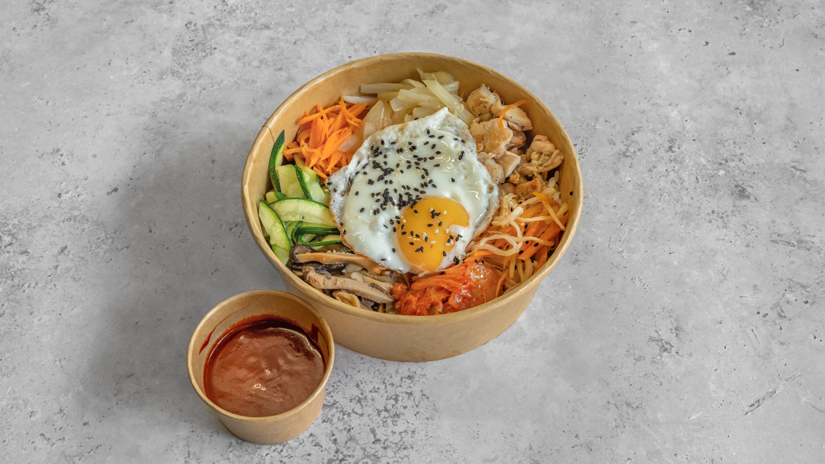 鸡肉石锅拌饭Chicken bibimbap