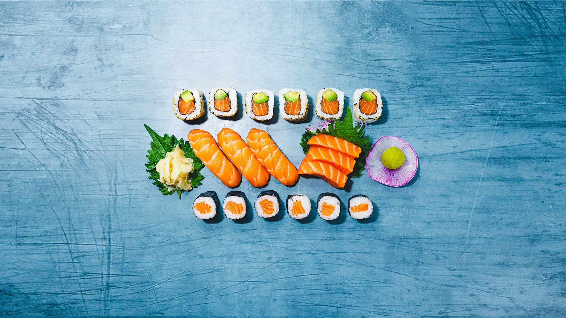 Salmon Set (18 Pieces)
