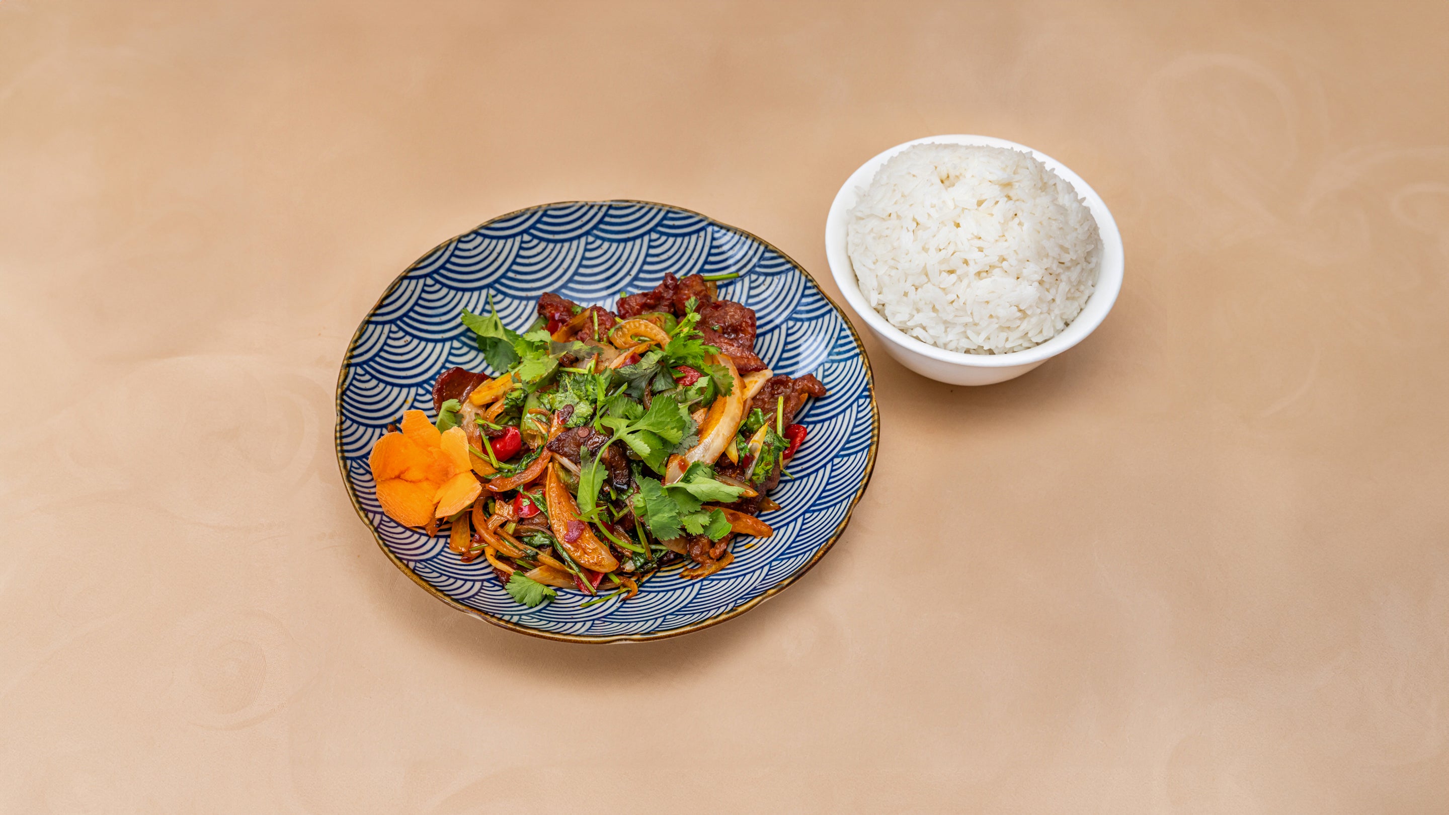 香菜小炒牛肉盖饭 Coriander Beef Rice Meal