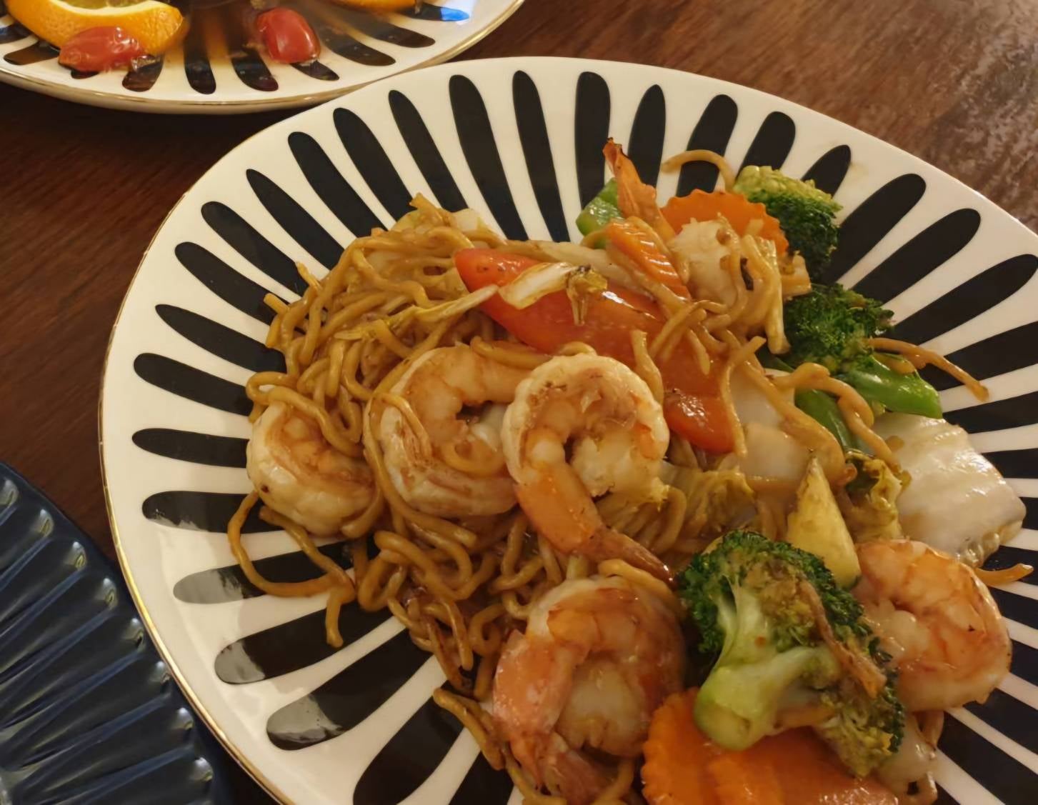 Pad Mee Leaung