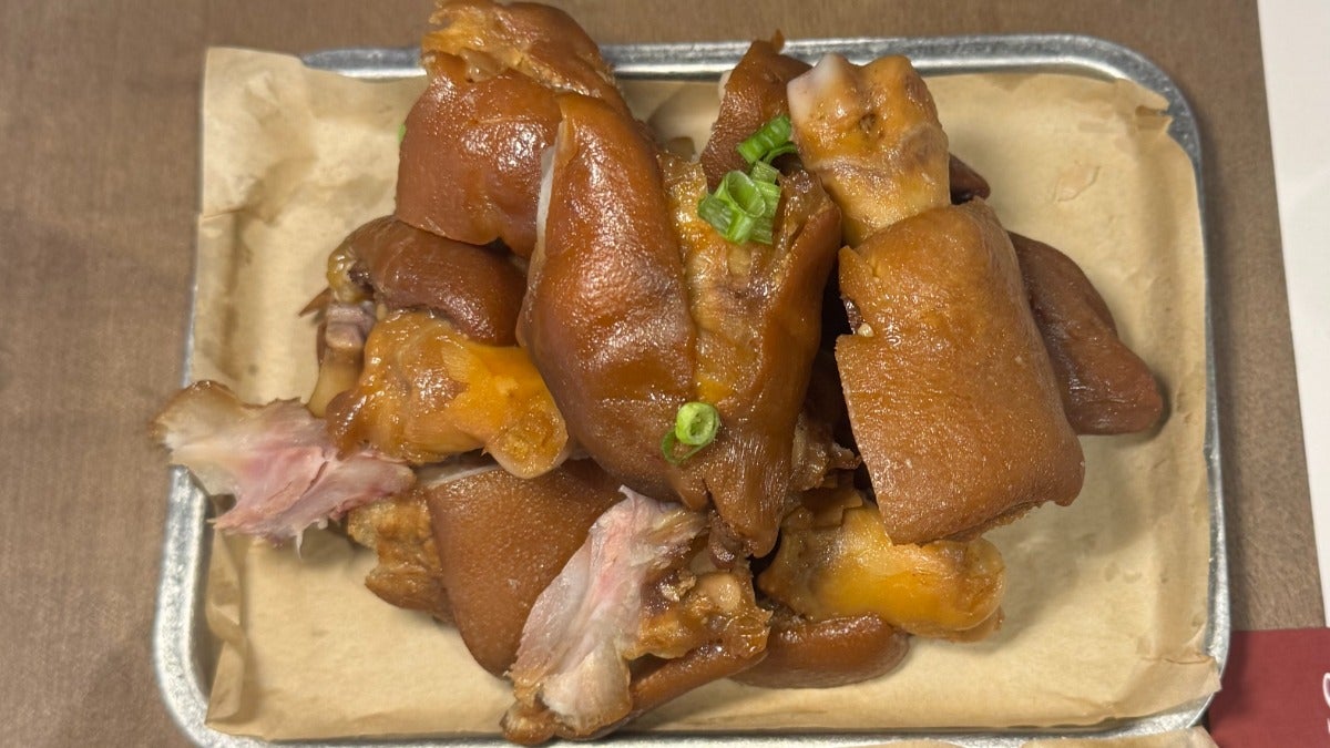 Braised Pig Trotter 酱猪手