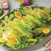 Vegetable salad with garlic and cheese