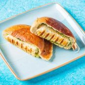 Halloumi Pesto Bun