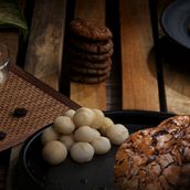 Macadamia Brookieno 6 Piece Box