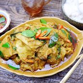 Thai Chicken Curry With Sour Bamboo Shoot