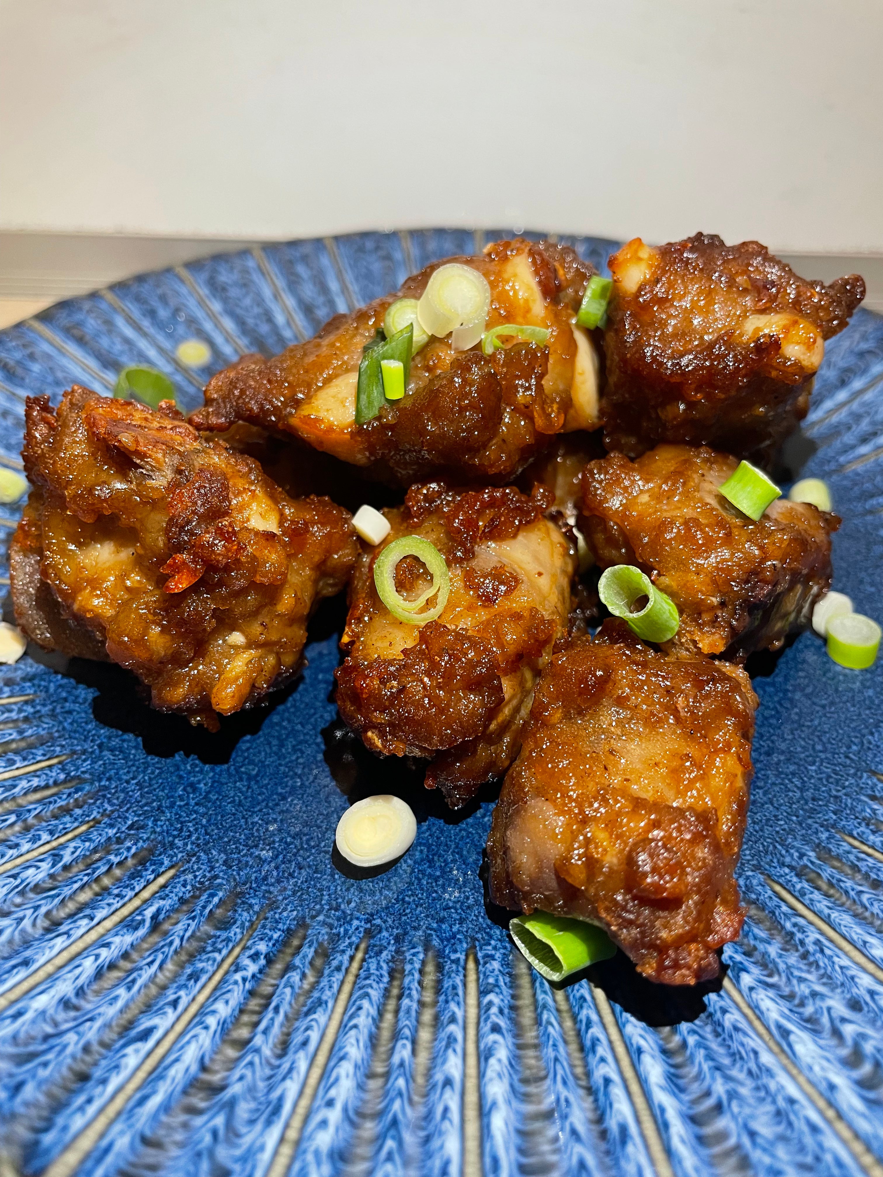 Garlic Spare Ribs (Served with rice & Soy Braised Egg )蒜香骨飯