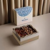 Caramelized Pecan And Chocolate In Large Eid Box
